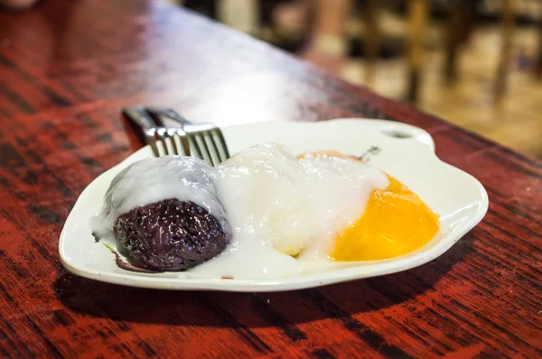 Klebriger Reis mit Mango und Kokosmilch Thai-Dessert — Stockfoto