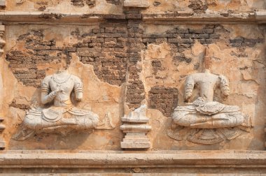 Başsız Buda heykelleri, Wat Jet Yod, Chiang Mai, Tayland