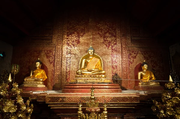 Phra Singh Buddha em Wat Phra Singh, Chiang Mai, Tailândia — Fotografia de Stock