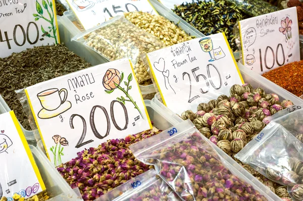 Urte te te stall på et thailandsk marked - Stock-foto
