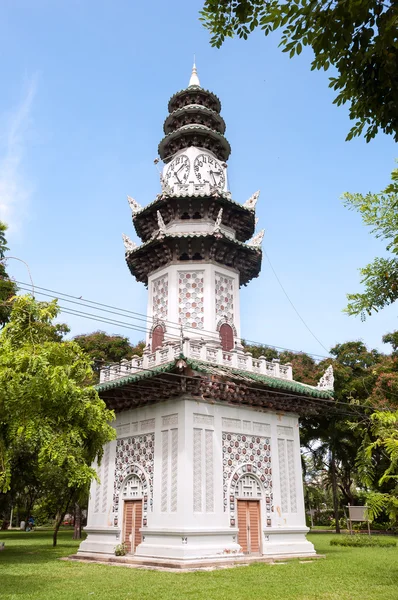 Chinese Clock tower in Lumpini Park, Bangkok, Thailand — Stock Photo, Image