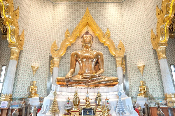在曼谷，泰国佛寺金佛像 — 图库照片
