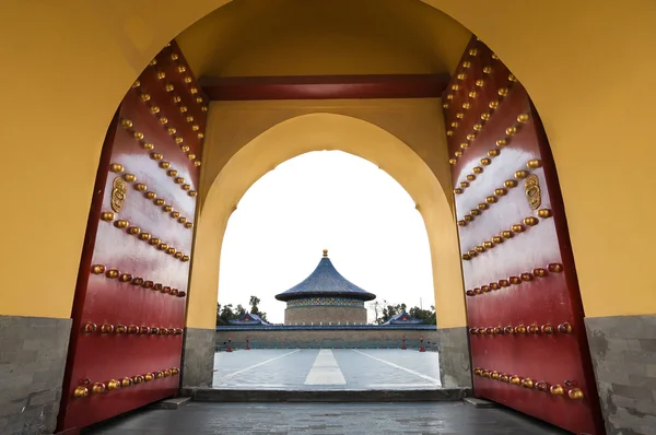 Vista de la Bóveda Imperial del Cielo en el complejo Templo del Cielo, Beijing — Foto de Stock