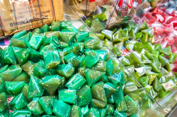 Thai coconut candy at a Chiang Mai market stall — Stockfoto