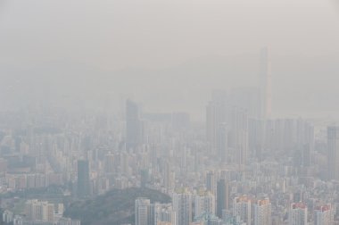 Şiddetli hava kirliliği Hong Kong Beacon Hill üstten görünüm gizler