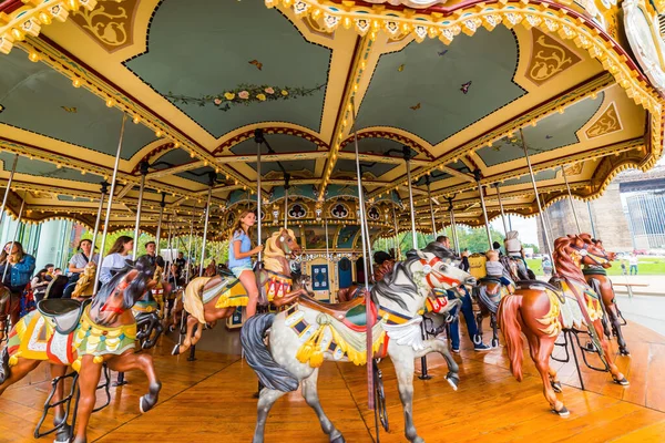 Нью Йорк Сша Сентября 2018 Года Jane Carousel Brooklyn Bridge — стоковое фото