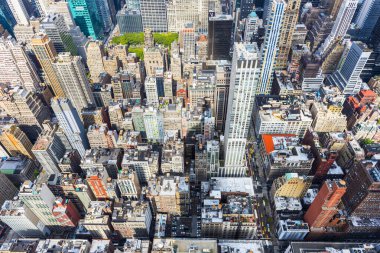 MANHATTAN, New York Şehri. Manhattan gökdeleni ve gökdelenlerin hava manzarası. New York City, ABD.