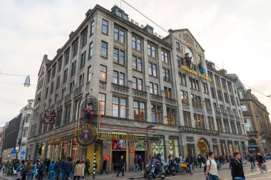 AMSTERDAM, NETHERLANDS - 25 Eylül 2017: Madame Tussauds Amsterdam Amsterdam, Amsterdam 'da bulunan bir balmumu müzesi. Hollanda.