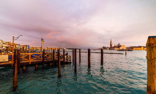 Прекрасний Вид Венецію Міськими Вогнями Вид Площі Сан Марко Церквою — стокове фото