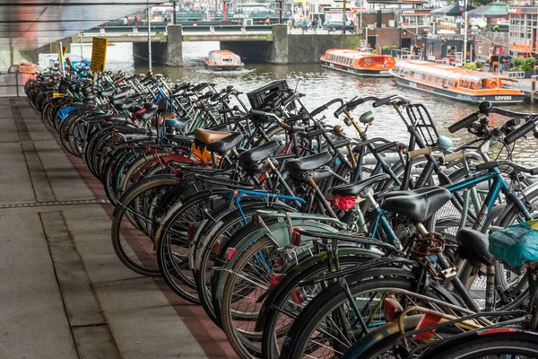 Amsterdam Niederlande September 2017 Abstellen Von Fahrrädern Der Stadt Amsterdam — Stockfoto