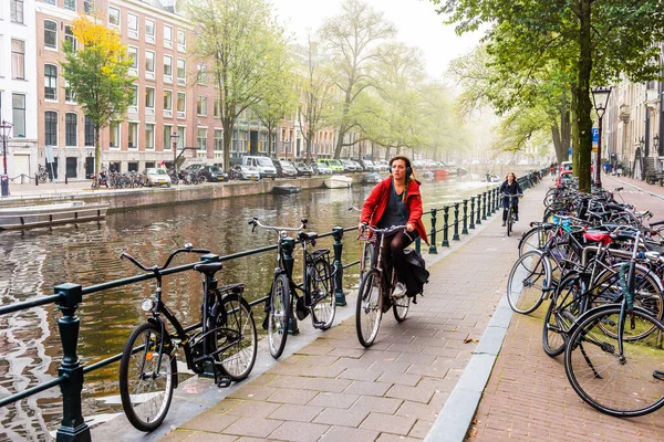 Amsterdam Niederlande September 2017 Junge Mädchen Auf Einem Fahrrad Auf — Stockfoto