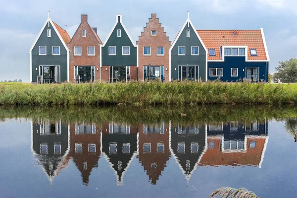 Volendam Een Dorp Noord Holland Gekleurde Huizen Van Het Marine — Stockfoto