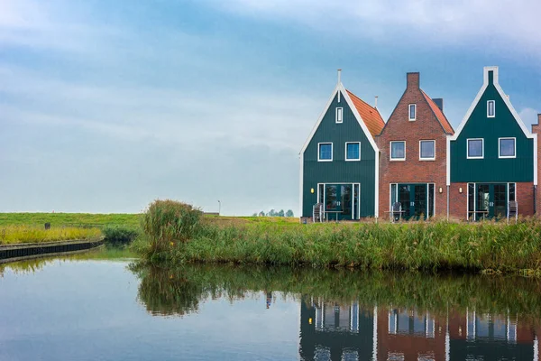 Volendam Een Dorp Noord Holland Gekleurde Huizen Van Het Marine — Stockfoto