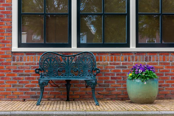 Tipikus Holland Falusi Házak Homlokzata Bankkal Gyönyörű Autentikus Stílus Volendamban — Stock Fotó