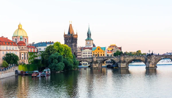 Praha Czechia Června 2016 Karlův Most Pražské Město Při Západu — Stock fotografie