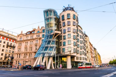 PRAG, CZECHIA - 25 Haziran 2016: Prag, Çek Cumhuriyeti 'nde Dans Evi).