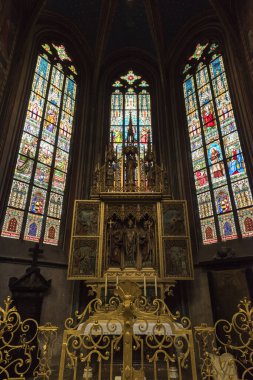 Prag Kalesi 'ndeki St. Vitus Katedrali' nin içi. Prag, Çek Cumhuriyeti.