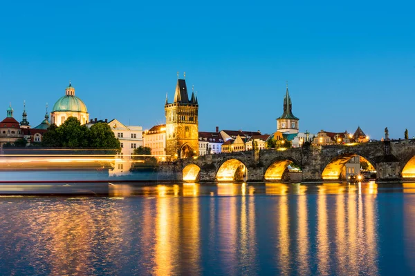 Prague Tjeckien Juni 2016 Karlsbron Och Floden Vltava Prag Tjeckien — Stockfoto