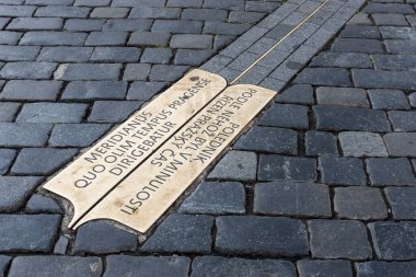 PRAG, CZECH Cumhuriyet - 25 Haziran 2016: Prag Meridyeni Eski Şehir Meydanı 'nda. Prag, Çek Cumhuriyeti.