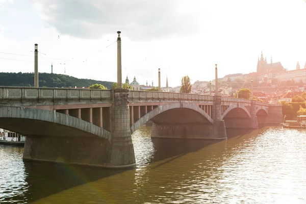 Prague República Checa Junho 2016 Ponte Sobre Rio Vltava Praga — Fotografia de Stock