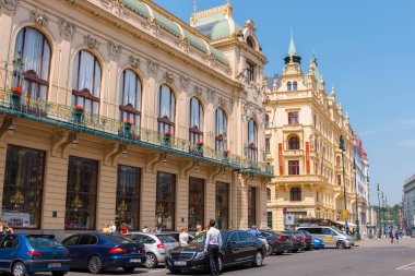 PRAG, CZECH Cumhuriyet - 25 Haziran 2016: Çek Cumhuriyeti Prag 'ın sokak manzarası.