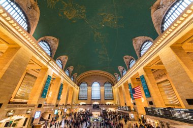 NEW YORK, ABD - 31 Eylül 2018: GRAND CENTRAL Terminali İç Görünümü. Bu tarihsel tren istasyonu dünyanın en büyük tren istasyonudur. Grand Central Terminali, Manhattan, New York.