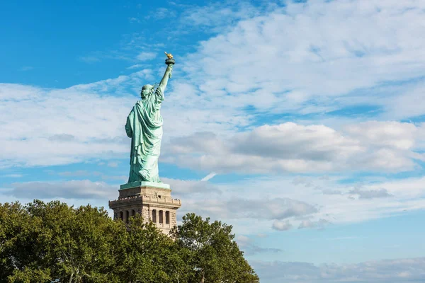 Estatua Libertad Monumento Nacional Con Fondo Azul Cielo Nueva York — Foto de Stock