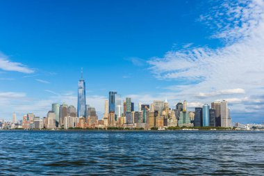 Manhattan panoramik gökyüzü manzarası. New York City, ABD. Manhattan 'da ofis binaları ve gökdelenler (Manhattan şehir merkezi)).