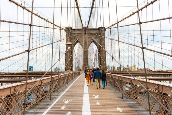 New York Usa September 2018 Brooklyn Bridge New York Tourists — Stock Photo, Image
