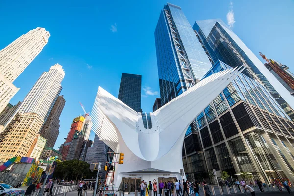 New York, ABD - 26 Eylül 2018: The OCULUS. Yeni Dünya Ticaret Merkezi NYC metro istasyonundaki Oculus Taşımacılık Merkezi. Oculus, ana istasyon..