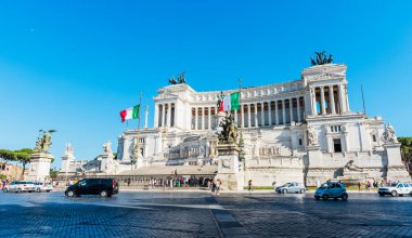 ROME, ITALY - 29 Haziran 2019: Venezia Meydanı 'ndaki Vittorio Emanuele II Anıtı (veya Altare Della Patria). Roma, İtalya.