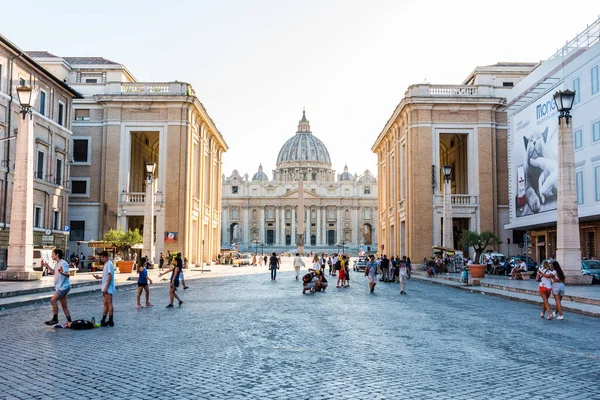 Vatican City Italy 2019 베드로 광장과 바티칸 시의성 베드로 대성당 — 스톡 사진