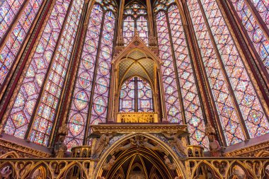 Notre Dame Katedrali iç mimarisi. Paris, Fransa.