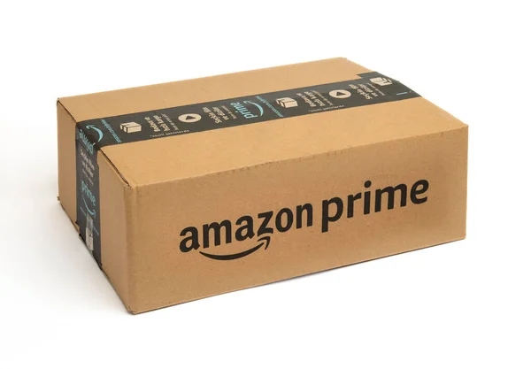 Istanbul Turkey Ιανουαριου 2021 Εμπορευματοκιβώτιο Amazon Prime Λευκό Φόντο Πακέτο — Φωτογραφία Αρχείου