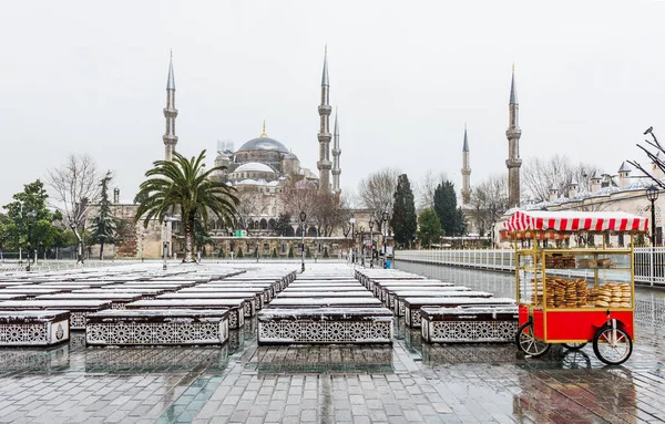 Сніжний День Площі Султанахмет Синя Мечеть Sultanahmet Camii Турецький Багель — стокове фото