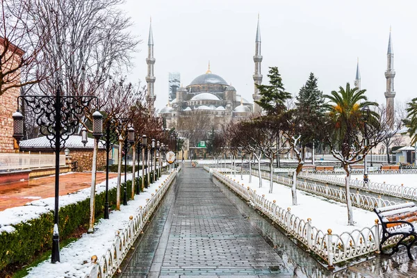 Сніжний День Площі Султанахмет Блакитній Мечеті Sultanahmet Camii Стамбул Туреччина — стокове фото