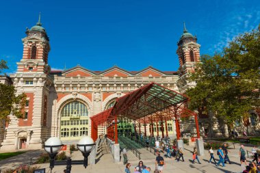 NEW YORK, ABD - 27 Eylül 2018: Ellis Adası Ulusal Göçmenlik Müzesi Manhattan. - New York. ABD.