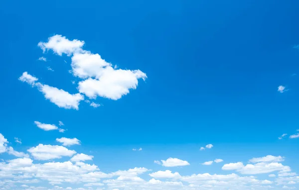 Céu Azul Com Belas Nuvens Céu Azul Fundo — Fotografia de Stock