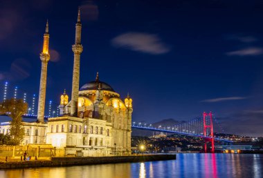 Ortopedi, İSTANBUL, Turkey. Ortakoy Camisi ve Boğaz Köprüsü Gündoğumu.