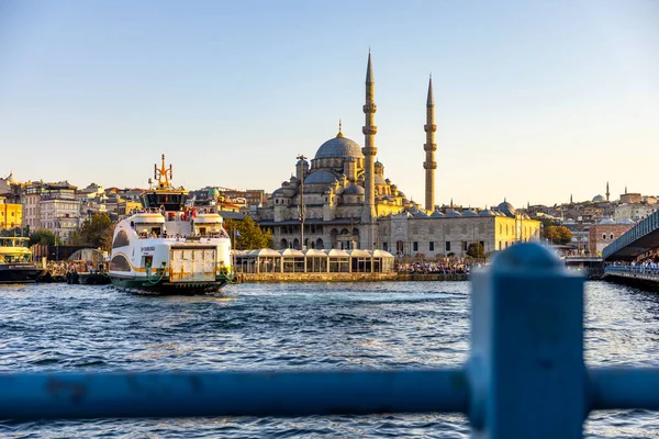 İstanbul, Türkiye - 5 Ekim 2025: İstanbul, Türkiye. Güzel İstanbul boğaz manzarası.