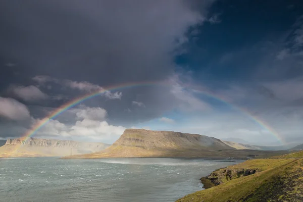 Island Rainbow Summit Cross turistika příroda půdy — Stock fotografie