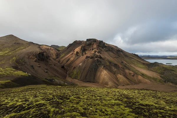 Landmannalaugar Summit Cruz caminhadas natureza terra — Fotografia de Stock