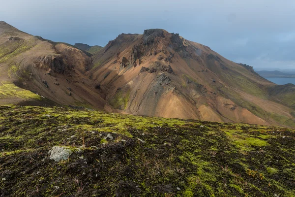 Landmannalaugar 정상 자연 랜드 하이킹 크로스 — 스톡 사진