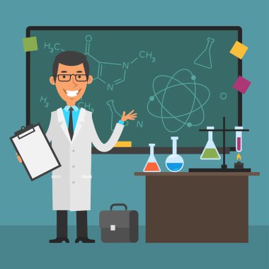 Kara tahta ve gülümseyen genç bilim adamı işaret