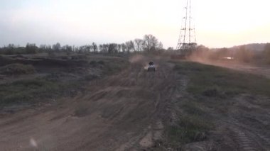 Dört suzuki ltz400 Gorzow Wielkopolski Polonya 24.04.2012r eğitim üzerinde suzuki Ltz400
