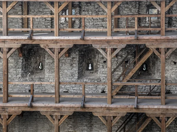Wooden arcades inside medieval castle Ogrodzieniec — Stock Photo, Image