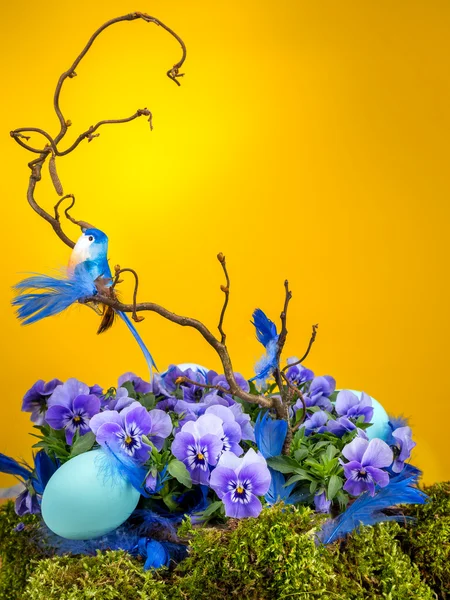 Composición de Pascua con pájaro azul — Foto de Stock