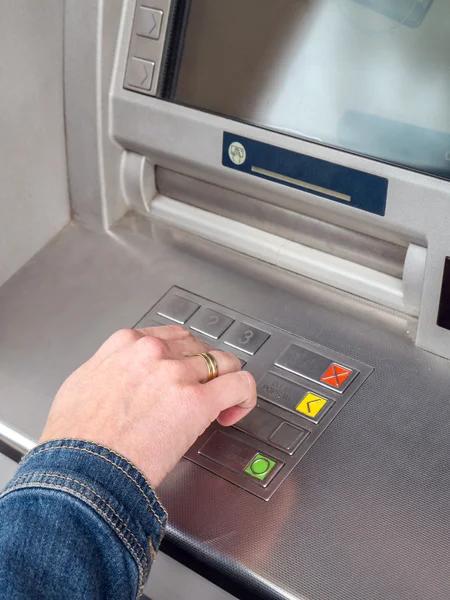 ATM PIN kodu girişi — Stok fotoğraf