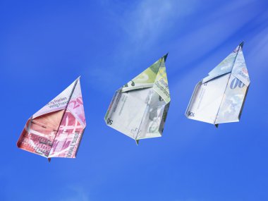Swiiss Frangı para havaya yükselen
