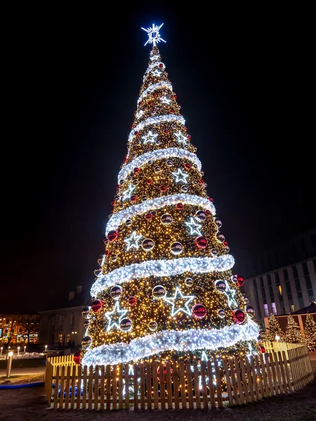 Albero di Natale gigante — Foto Stock